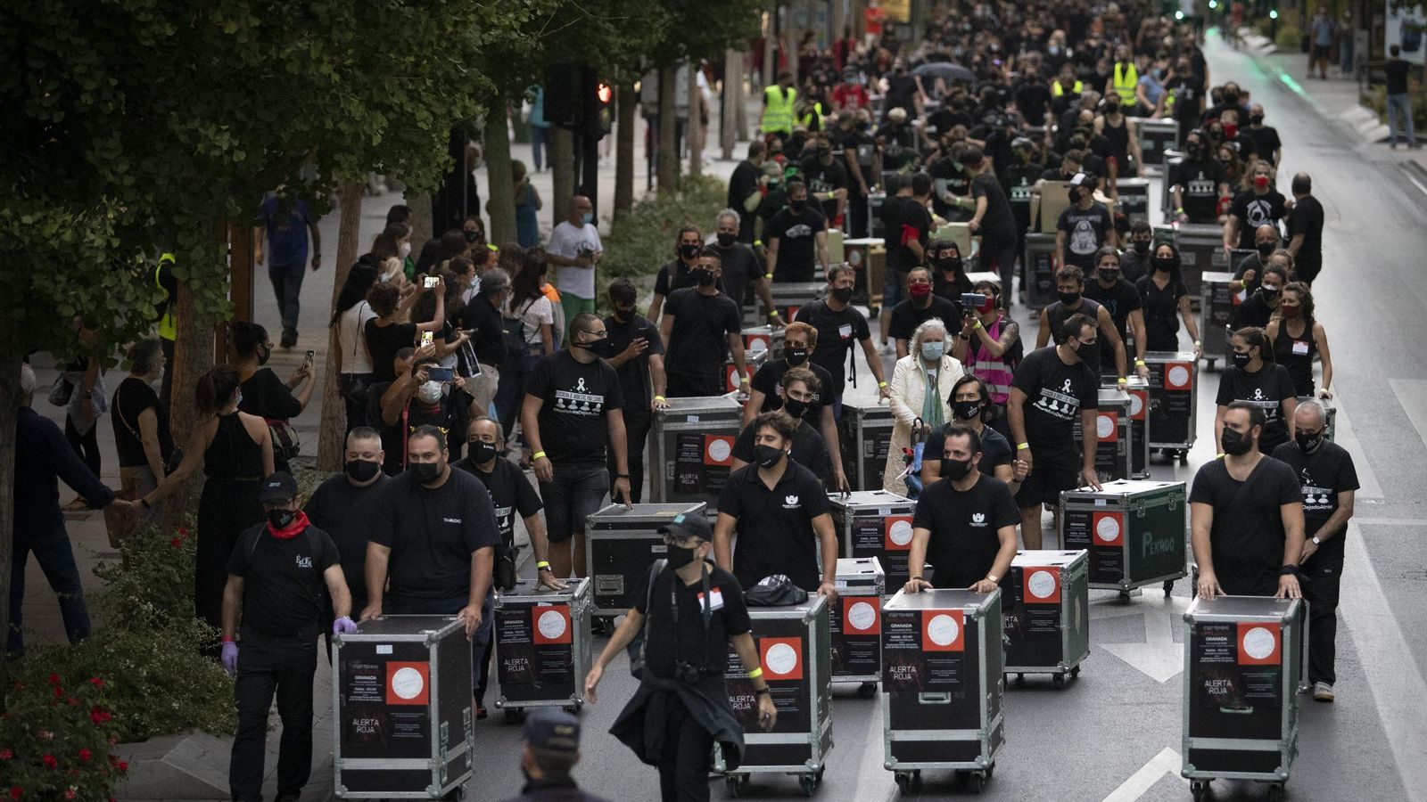 La movilización concentró a muchísimas personas del sector cultural.