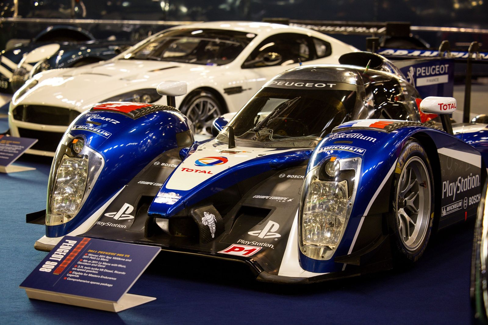 Los increíbles coches clásicos de la Retromobile 2024