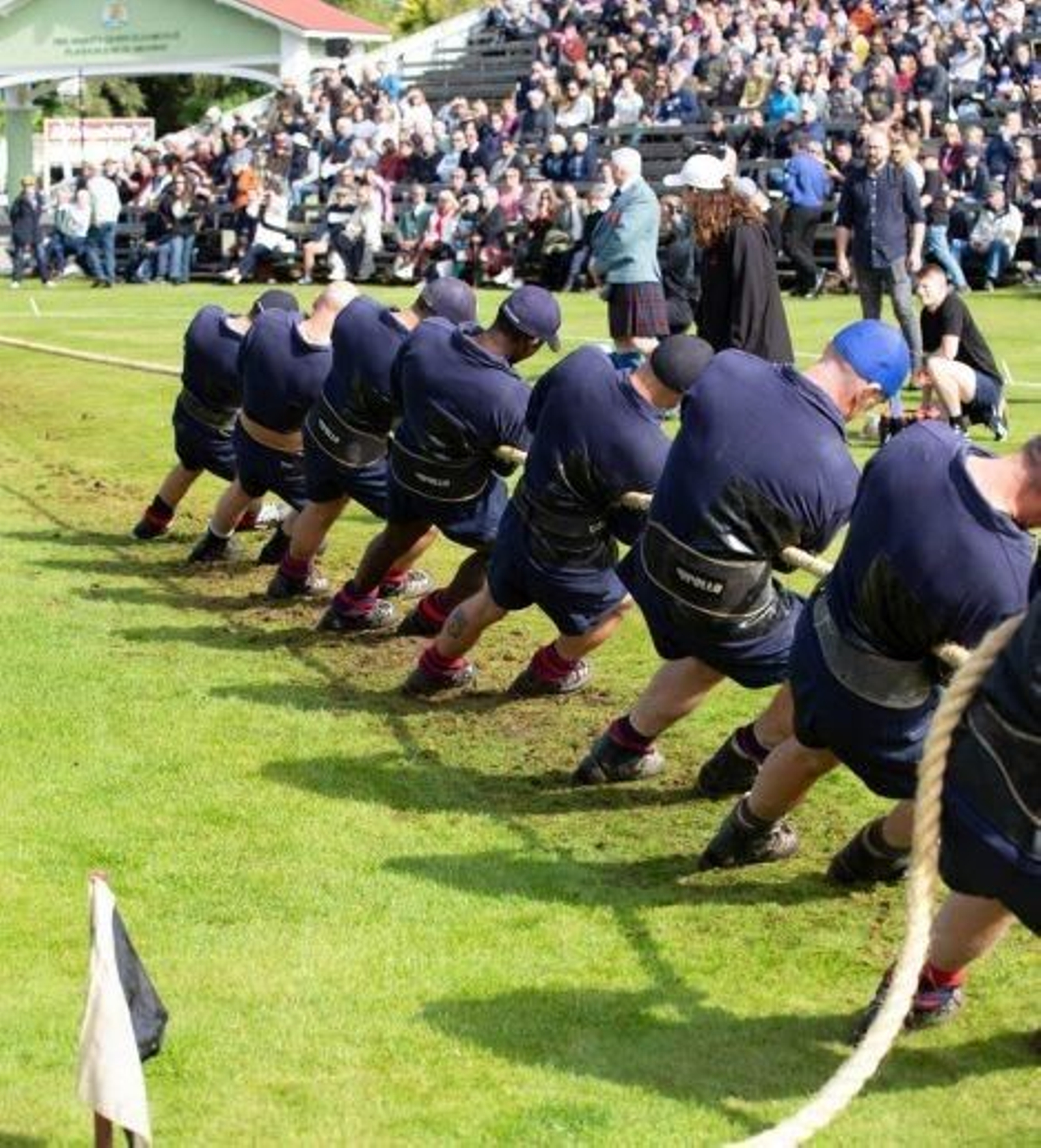 La clásica prueba de la soga de los Braemar Highland Games.