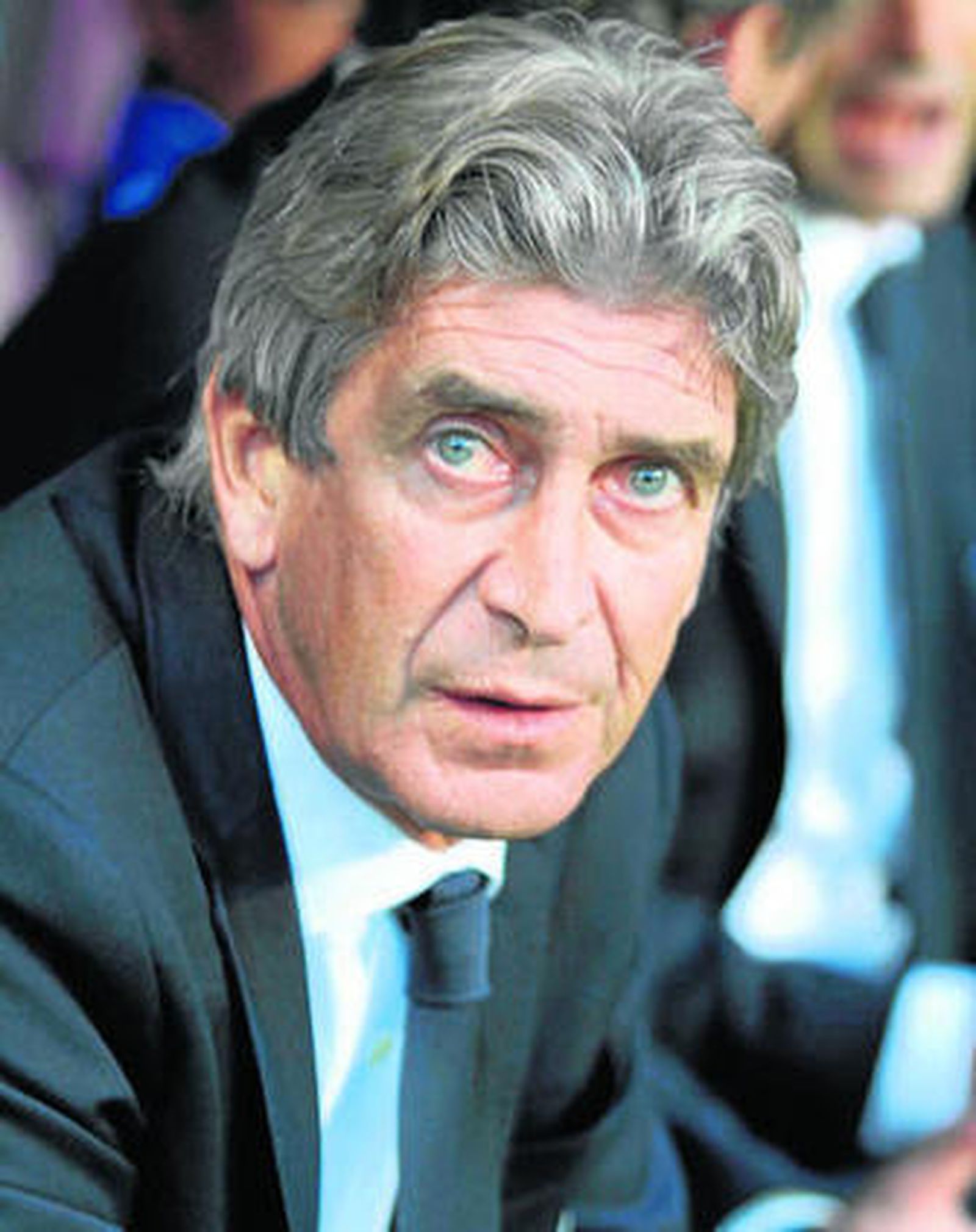 Pellegrini en el banquillo durante el encuentro de ayer.