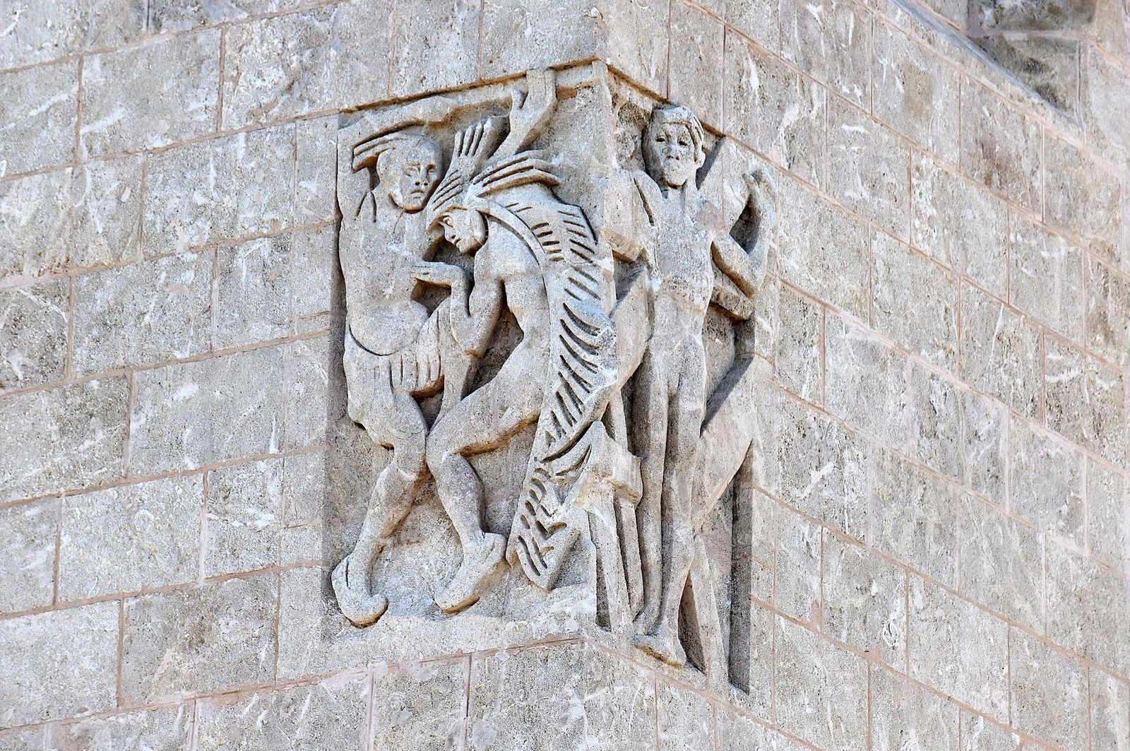 Imágenes del Monumento a Colón que ya se puede ver sin andamios en la Punta del Sebo