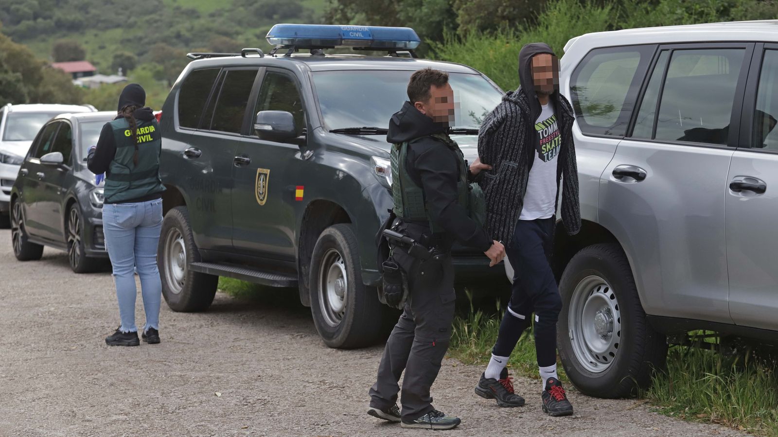 Fotos de los registros de la Guardia Civil en Benharás