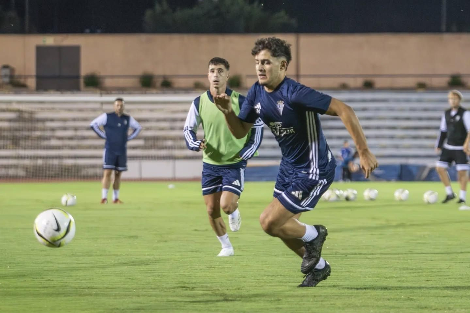 Partido de entrenamiento en el feudo azulino.