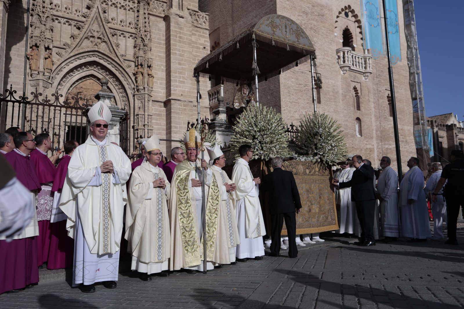 La procesión de la Virgen de los Reyes en imágenes