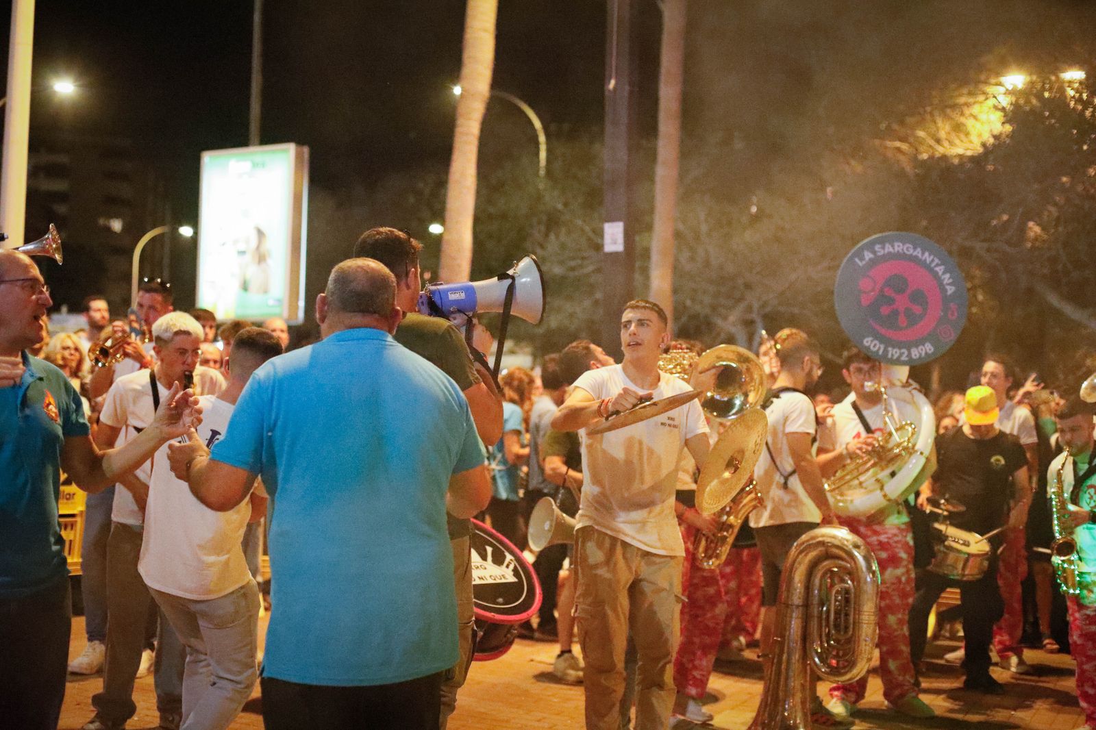 La cremá de las fallas cierra el ‘Fallers pel Món’ en imágenes