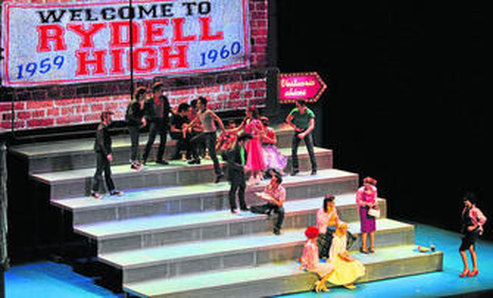 Un instante de la representación de 'Grease', ayer en su primera función en el Auditorio de Fibes.