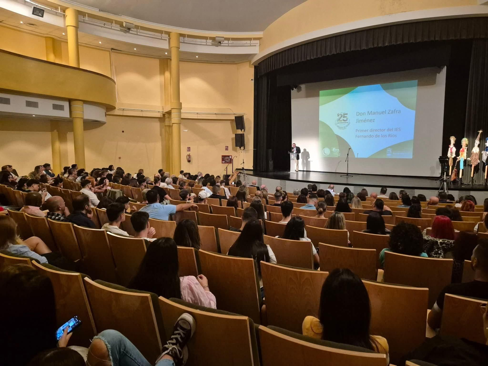 El teatro Federico García Lorca de Fuente Vaqueros acogió el acto de conmemoración.