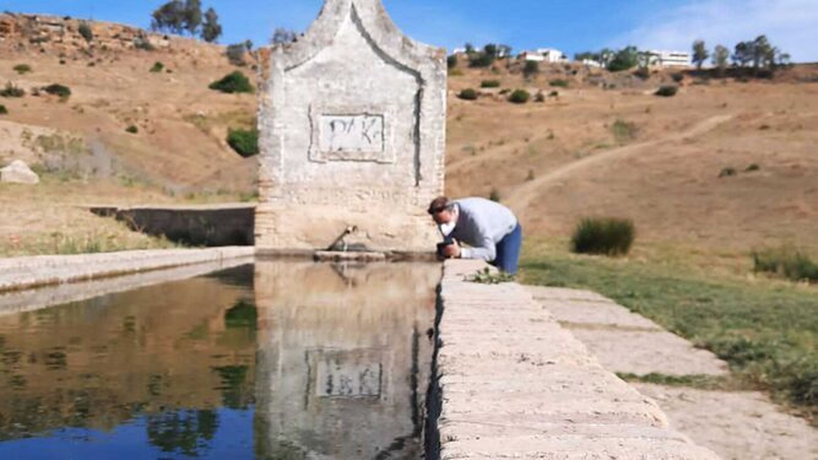 El Pilar de Los Limones, en el entorno de Carmona, que se está inspeccionando como otras zonas con agua del casco urbano y el entorno rural.