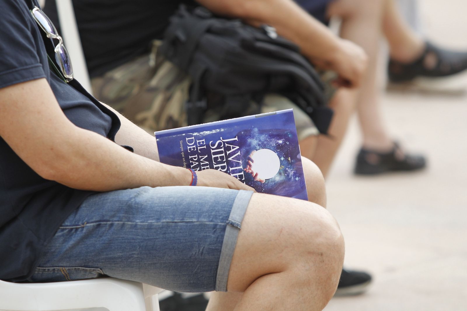 Fotogalería El Diario de los Libros, con el escritor Javier Sierra.