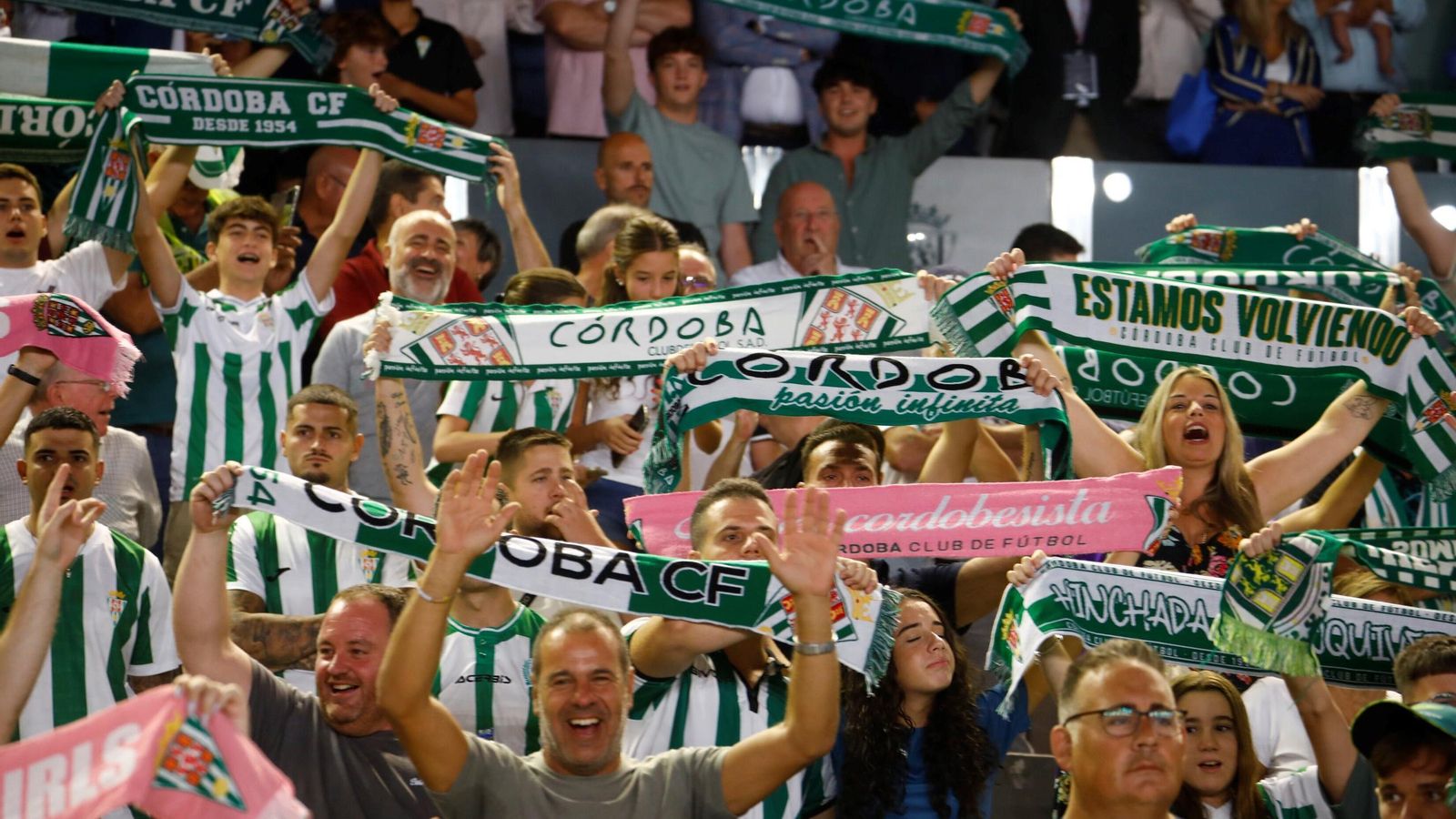 Búscate en las gradas del Arcángel en el Córdoba - Málaga CF