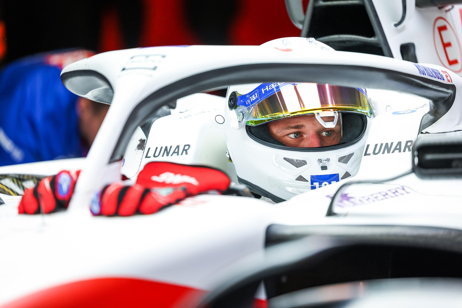 Las escuderías de  Fórmula uno se prueban tras el fin de temporada