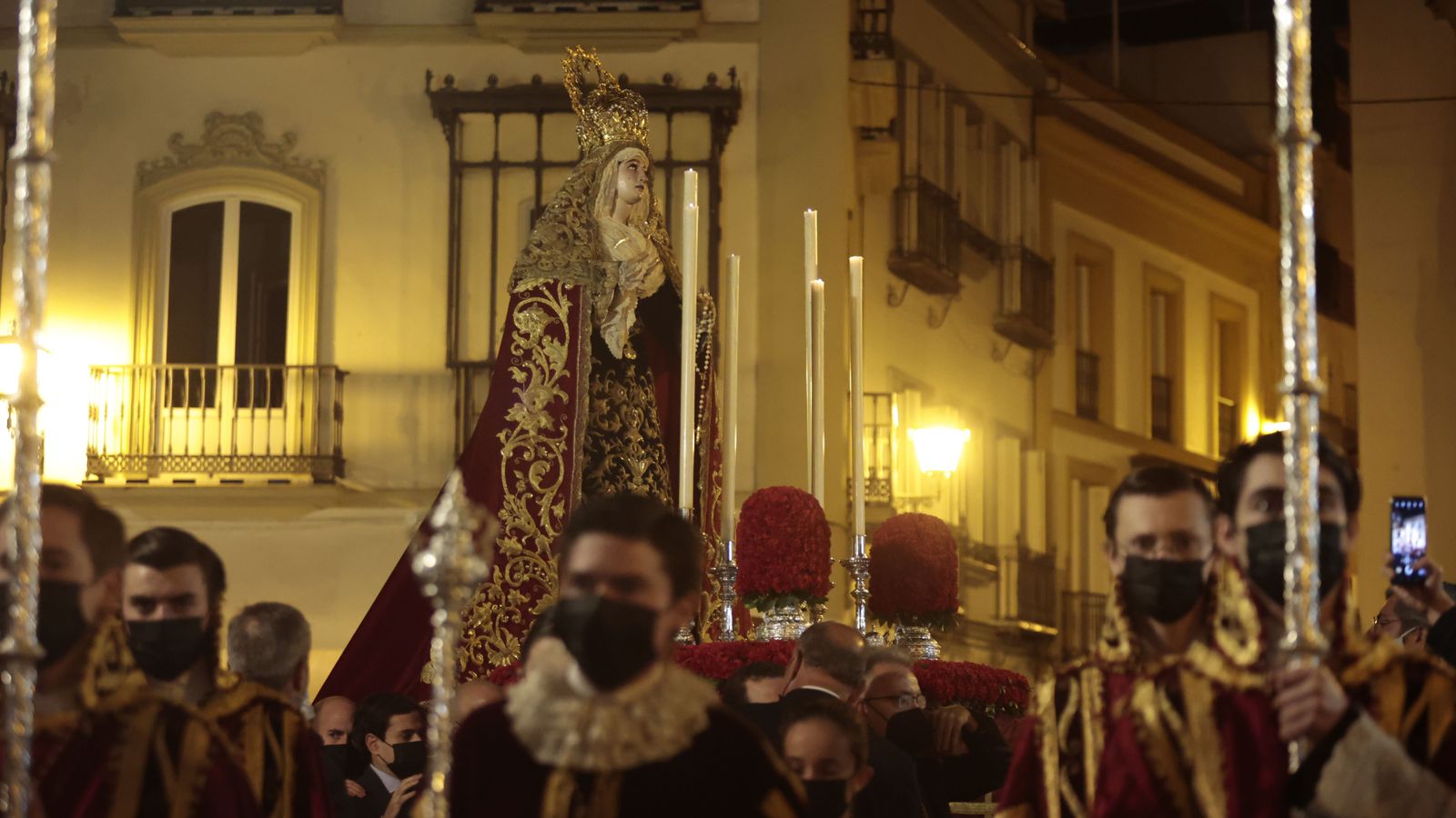 Las imágenes del traslado del Cristo de Burgos