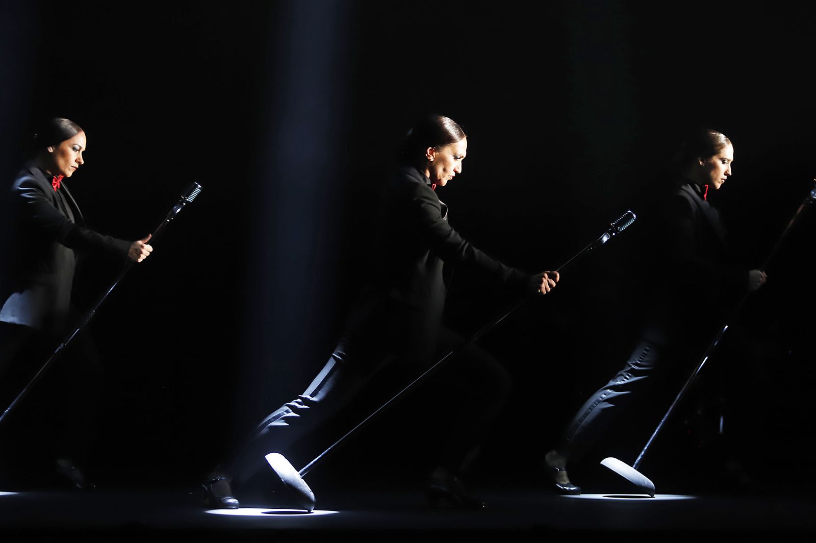 La actuación de Sara Baras en la Casa Colón de Huelva en imágenes