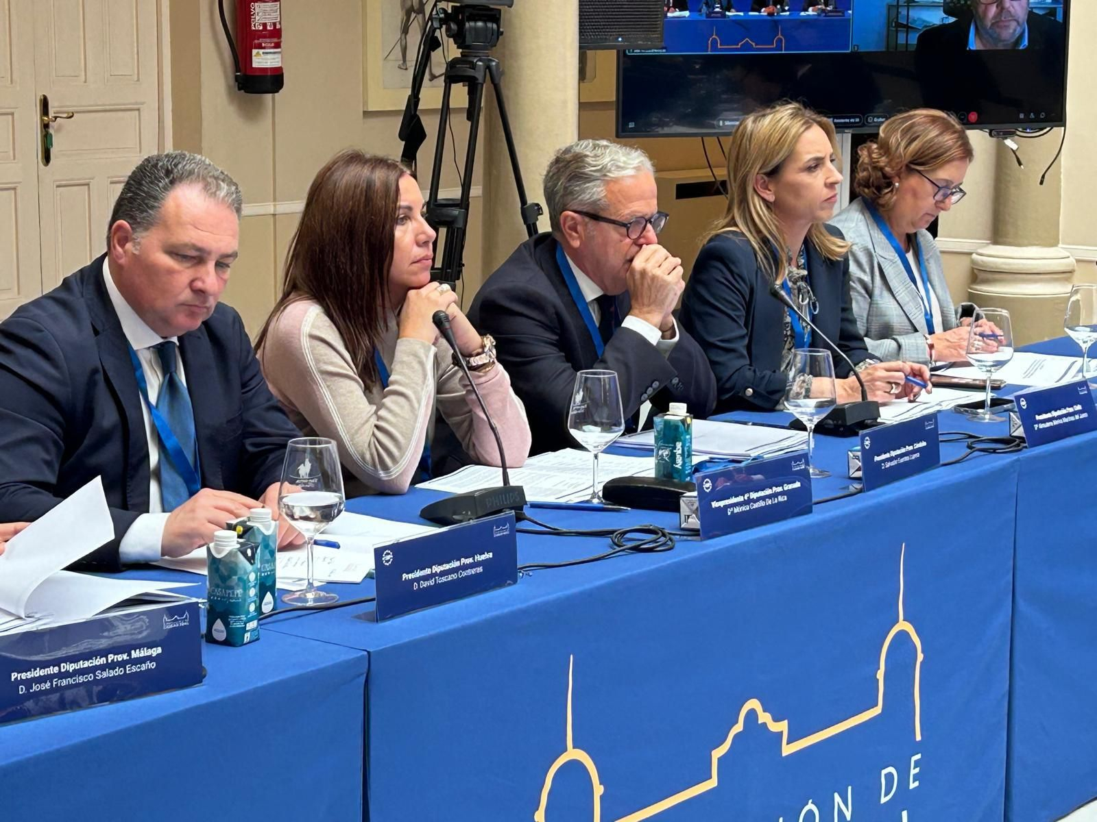 Toscano respalda la reivindicación de “una financiación suficiente” para las entidades locales que reclama la FEMP. Toscano respalda la reivindicación de “una financiación suficiente” para las entidades locales que reclama la FEMP.