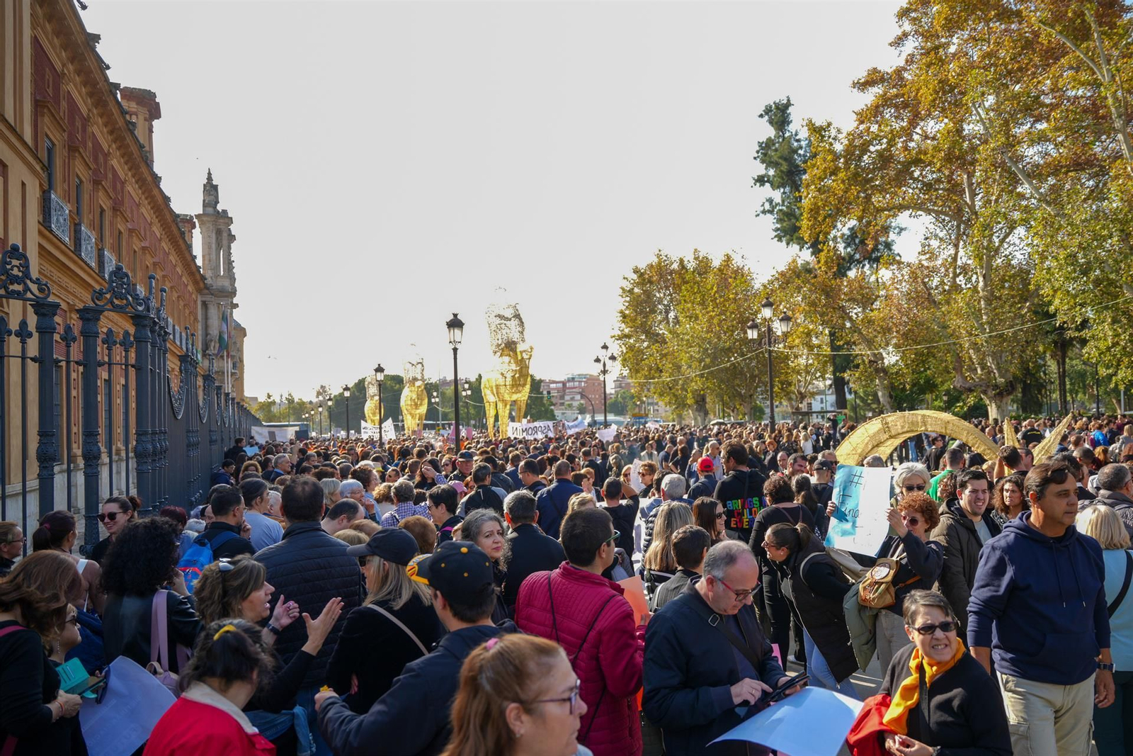 Miles de personas se manifiestan por una "financiación justa" para las entidades que atienden a personas discapacitadas