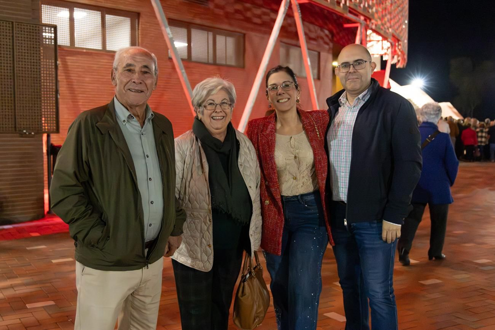 Así se disfruta en Jaén del concierto de Raphael, "Raphaelísimo"