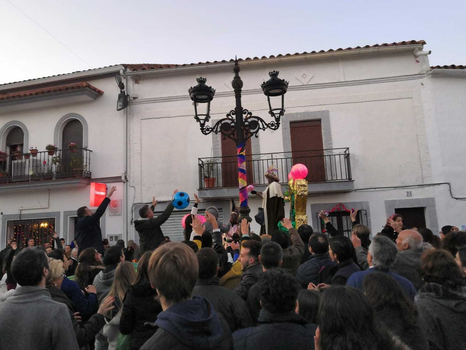 Imágenes de las cabalgatas de Reyes en la Sierra