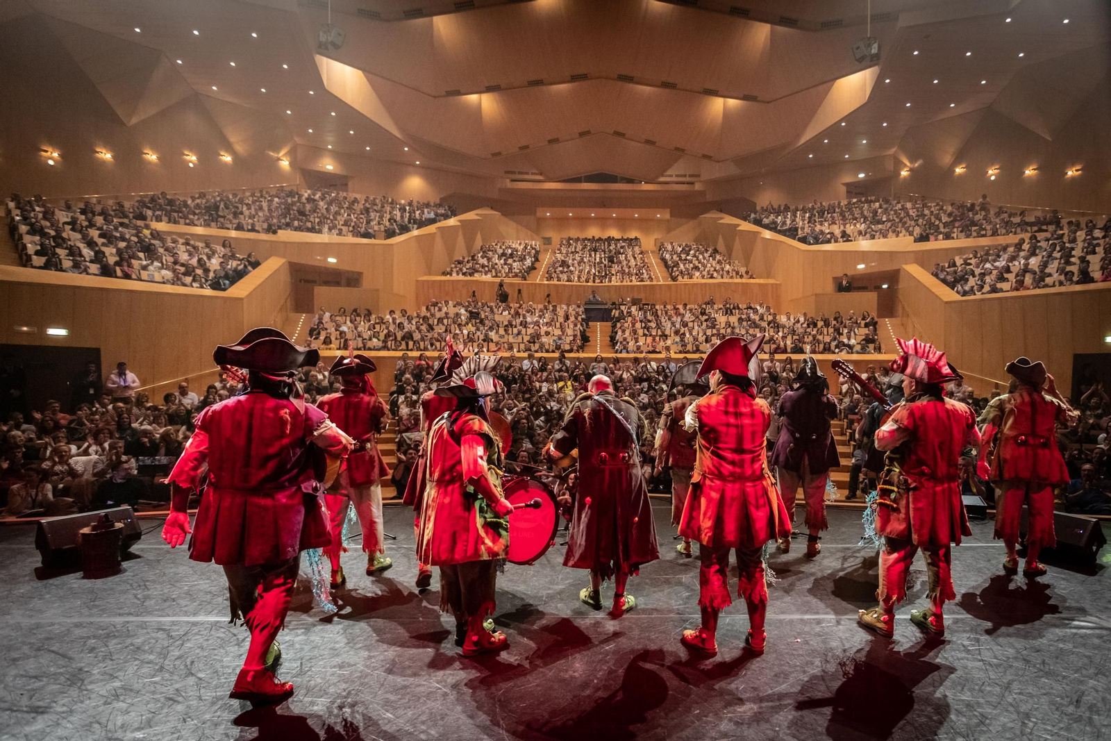 La chirigota 'La maldición de la lapa negra' en la sala Mozart