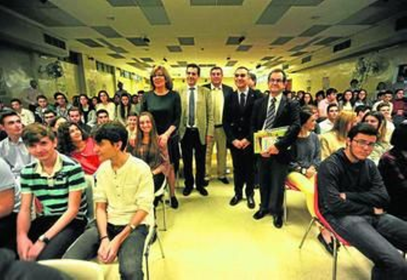 Asistentes a la presentación del programa Bachillerato Internacional.