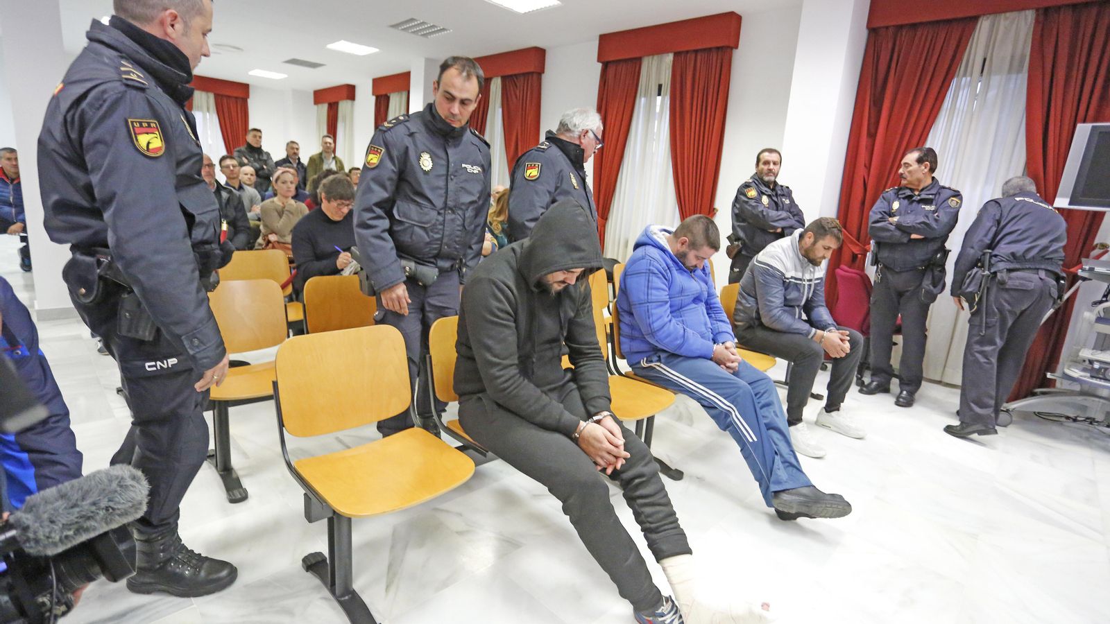 Loshermanos Venegas, durante el juicio celebrado en la Audiencia Provincial de Cádiz con sede en Jerez.