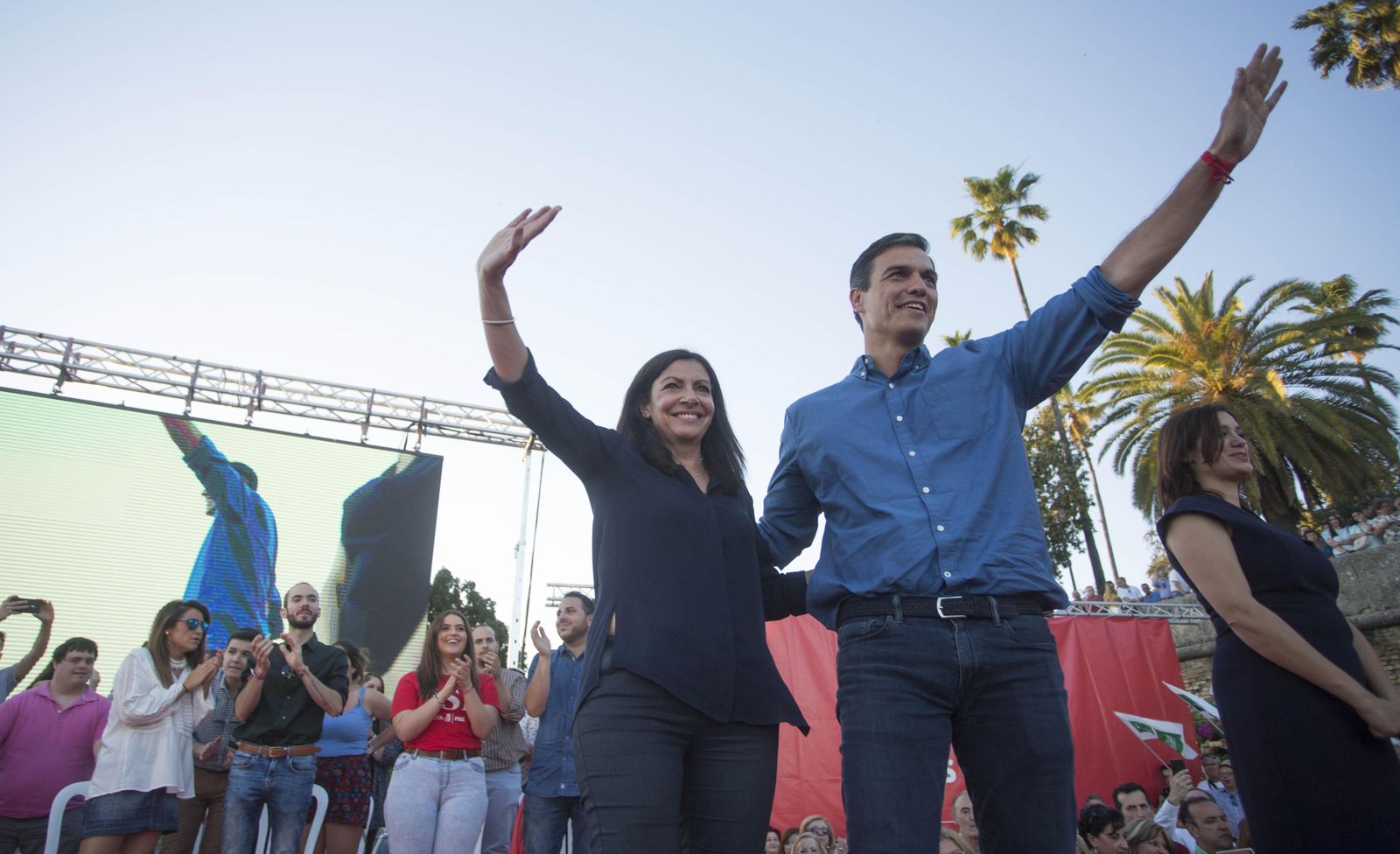 El acto de campaña de Pedro Sánchez en Sevilla, en imágenes