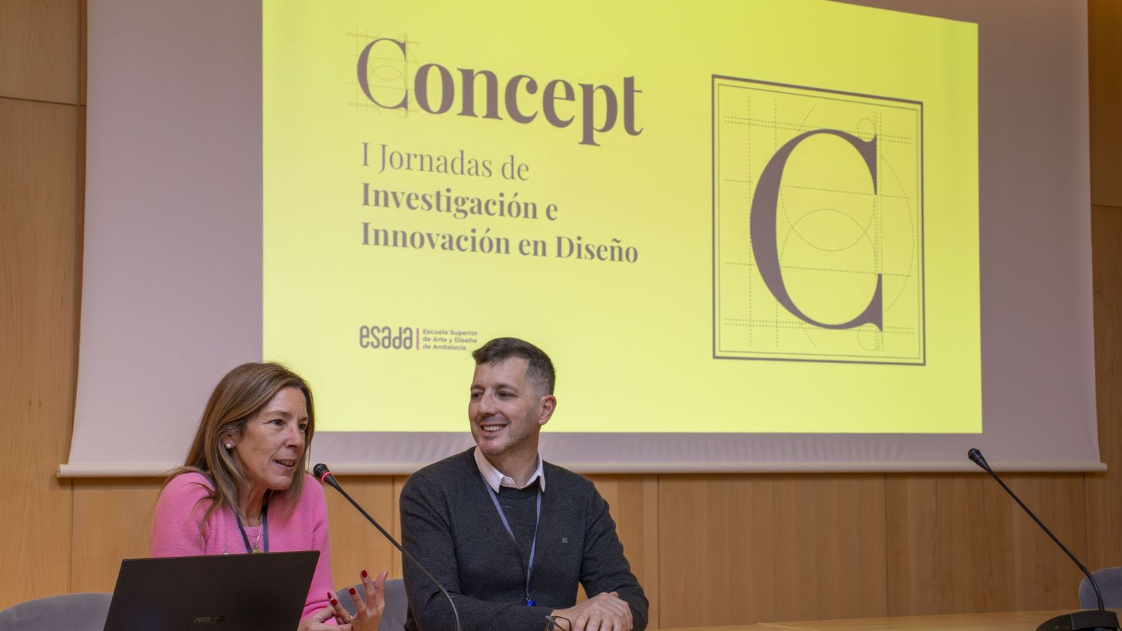Carmen Gómez y José Antonio González, coodirectores de ESADA, durante su intervención.