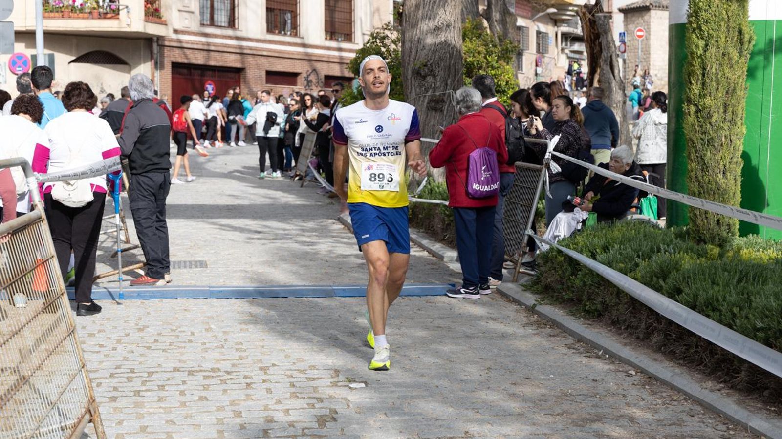 Más de 2.100 participantes corren para promover la salud en Jaén, en imágenes (1)