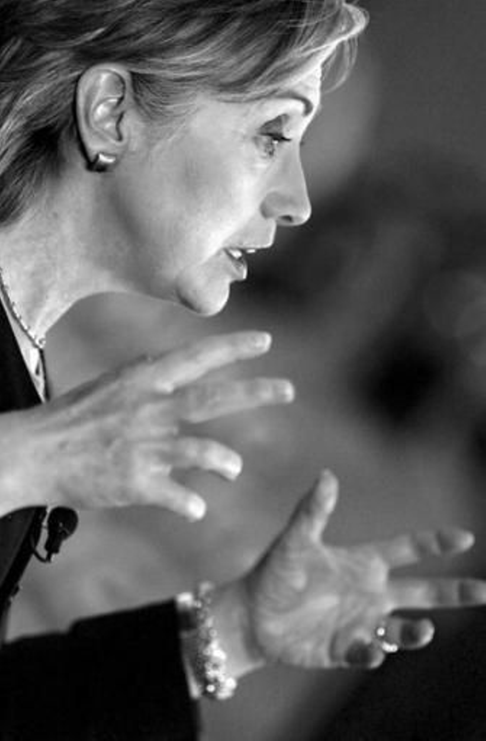 La senadora Hillary Clinton, durante una intervención en Iowa. La senadora Hillary Clinton, durante una intervención en Iowa.