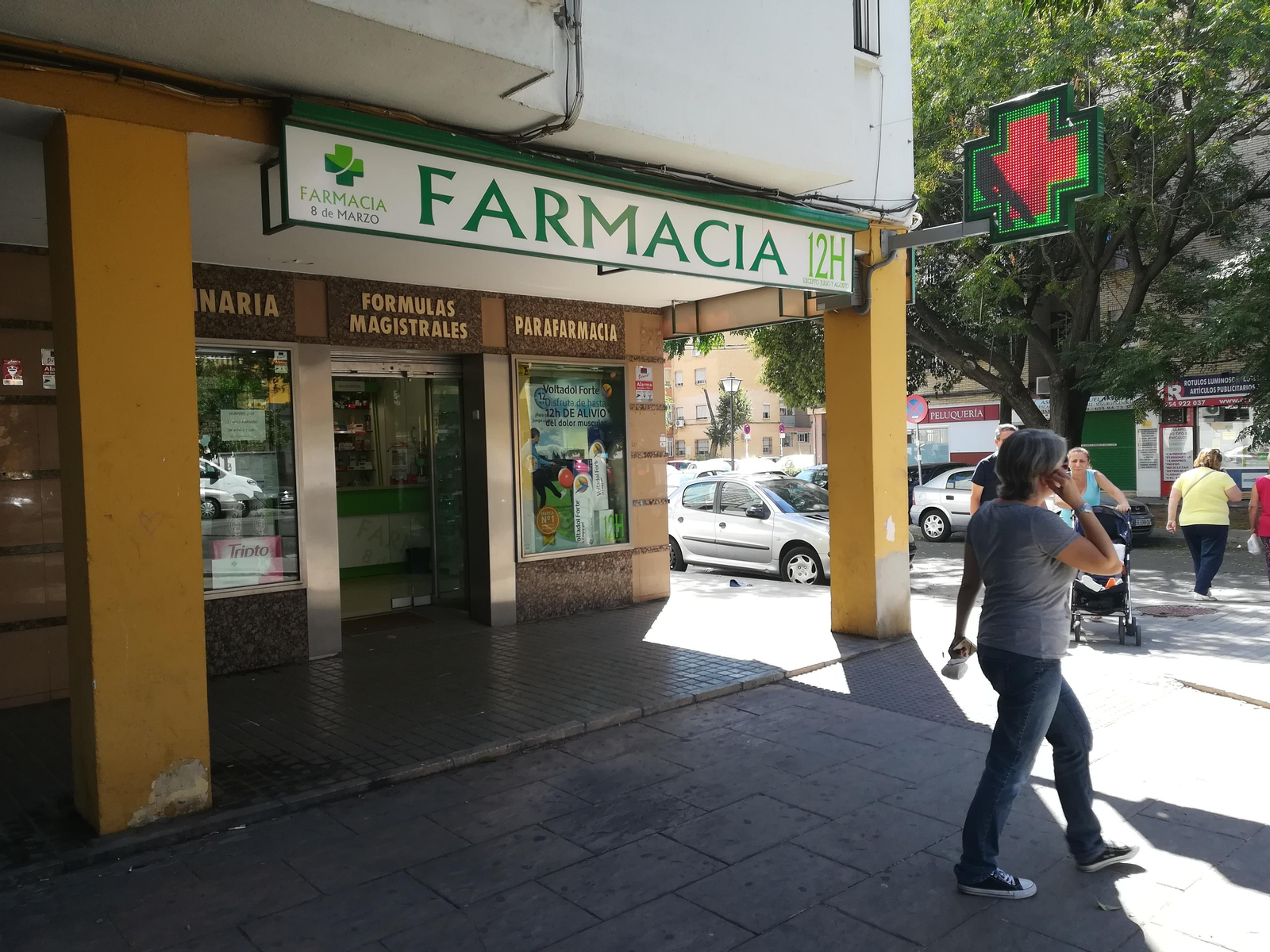 La farmacia de la calle Ocho de Marzo, otra de las asaltadas.