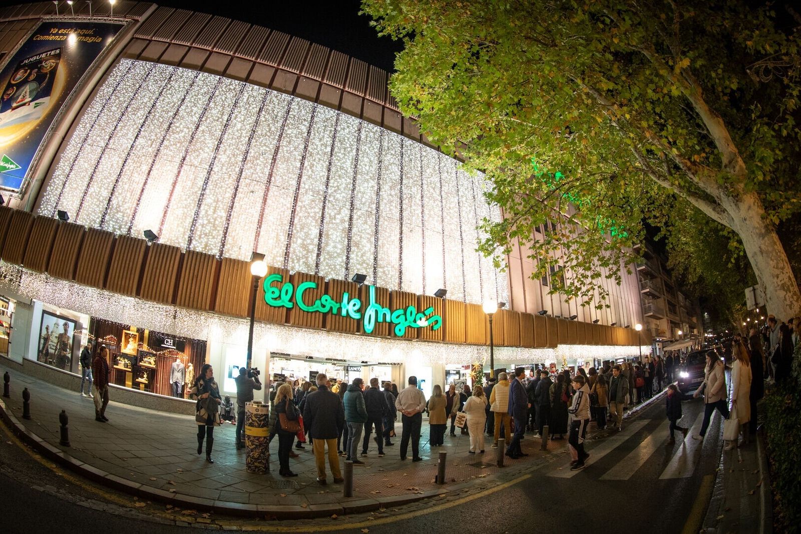 Fachada de El Corte Inglés en Granada.