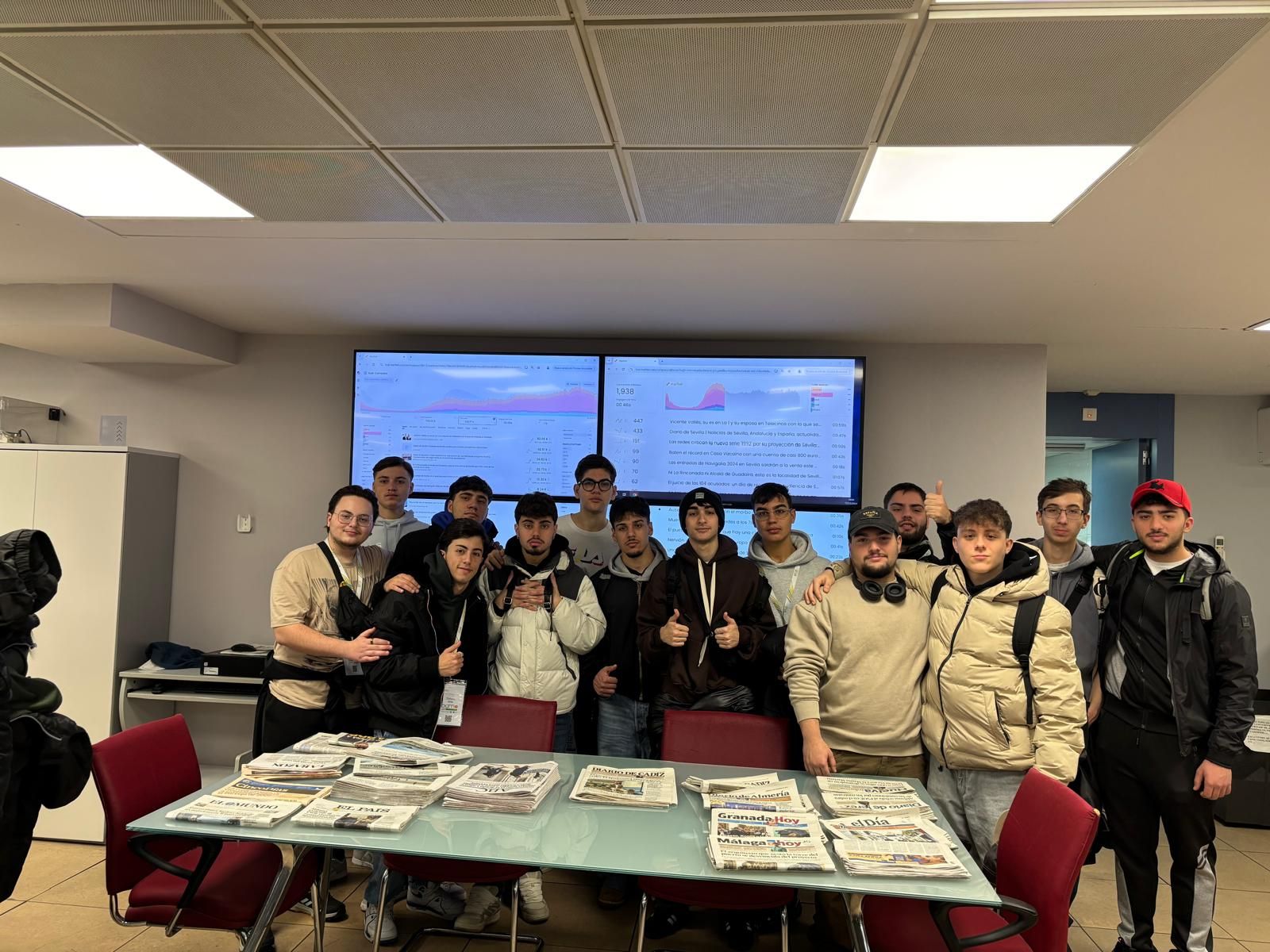 Alumnos napolitanos del PCTO del Centro Internacional Antonio Machado en su visita a Diario de Sevilla