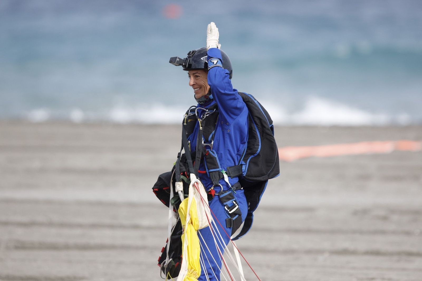Las Fuerzas Armadas desembarcan en Motril: buques, paracaidistas y helicópteros en primera línea de playa