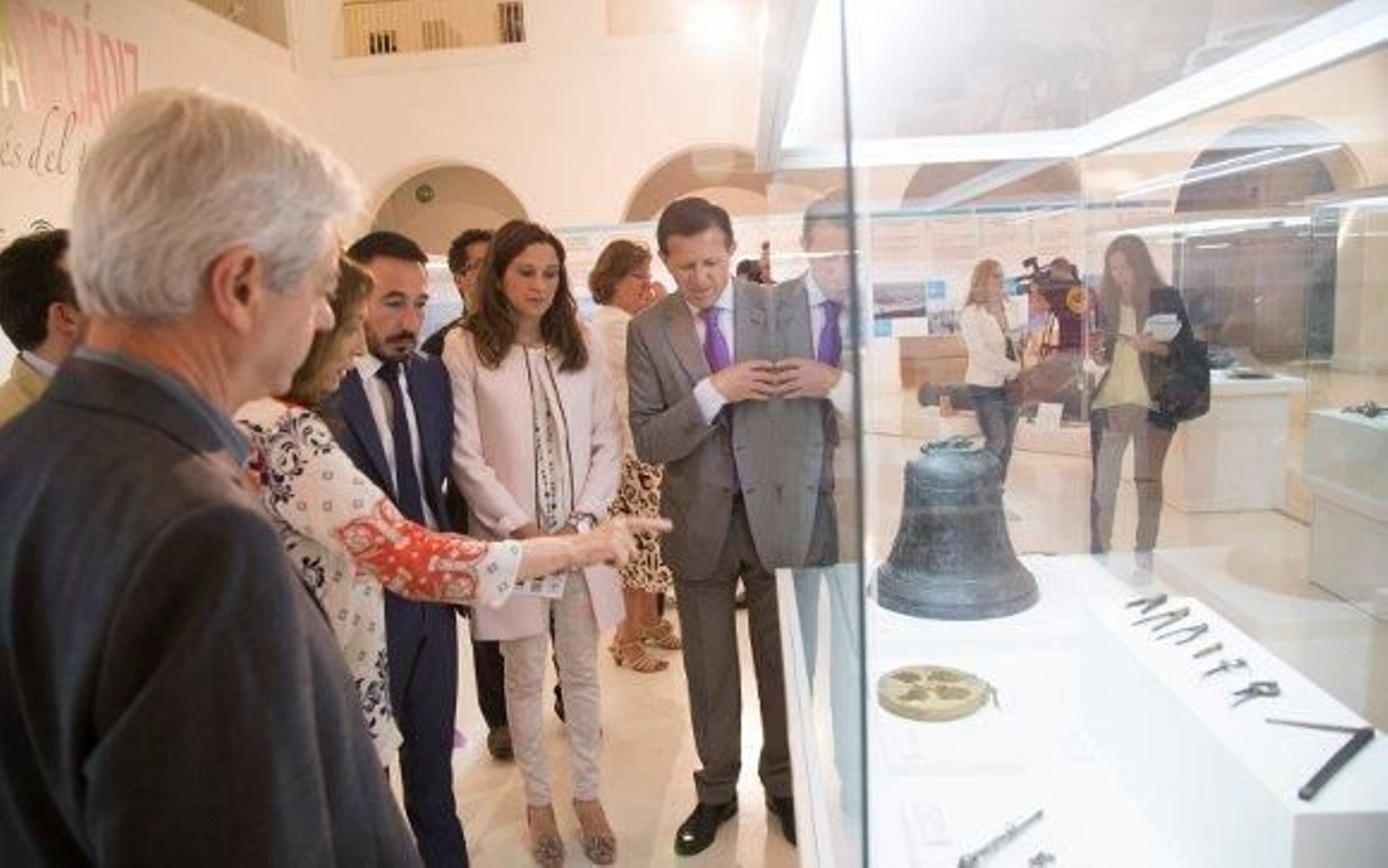 El puerto recrea su pasado, presente y futuro en una exposición
