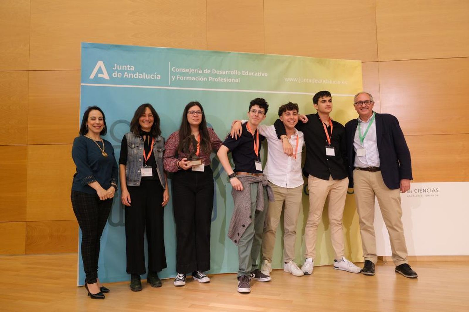 Ganadores del IV Torneo de Debate