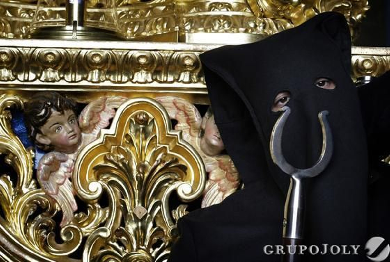 Real, Gremial, Nacional y Marianista Hermandad Sacramental del Santísimo Cristo de las Aguas, Nuestra Señora de la Luz y Asociación de Discípulos de San Juan Evangelista y María Stma. de Guadalupe.

Foto: Julio Gonzalez