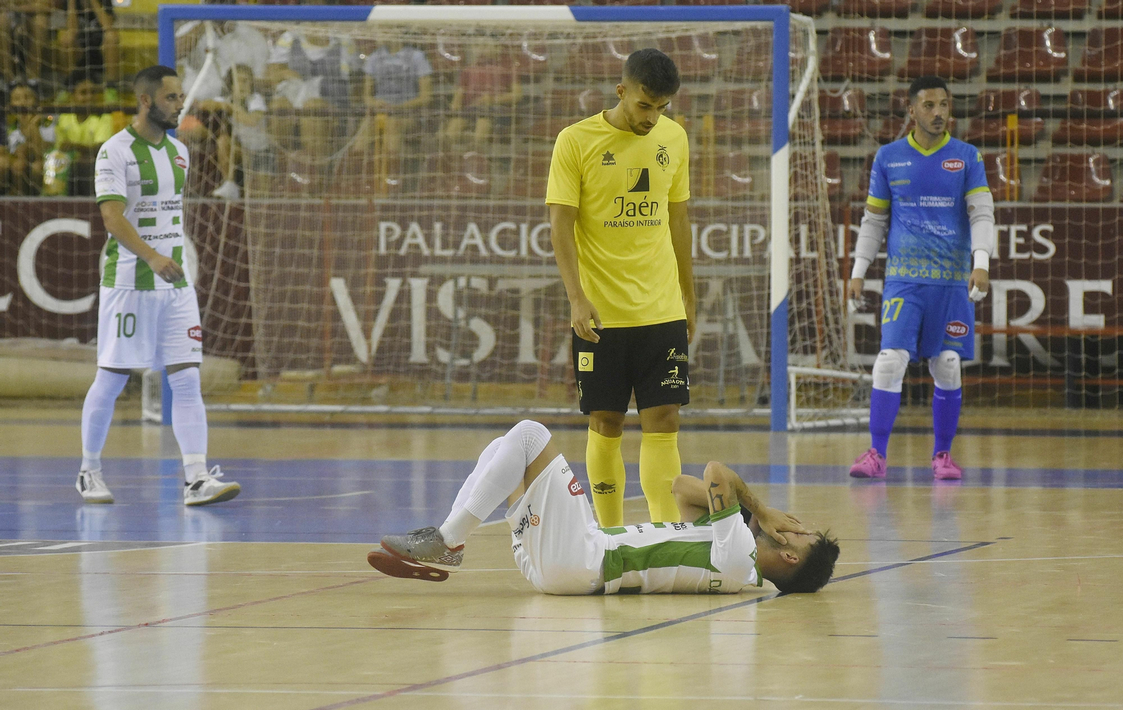 Las imágenes de la presentación del Córdoba Patrimonio de la Humanidad ante el Jaén Paraíso Interior