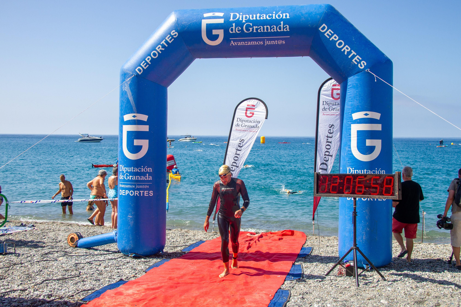 Así ha sido la XXI Travesía a Nado de la Bahía de La Herradura