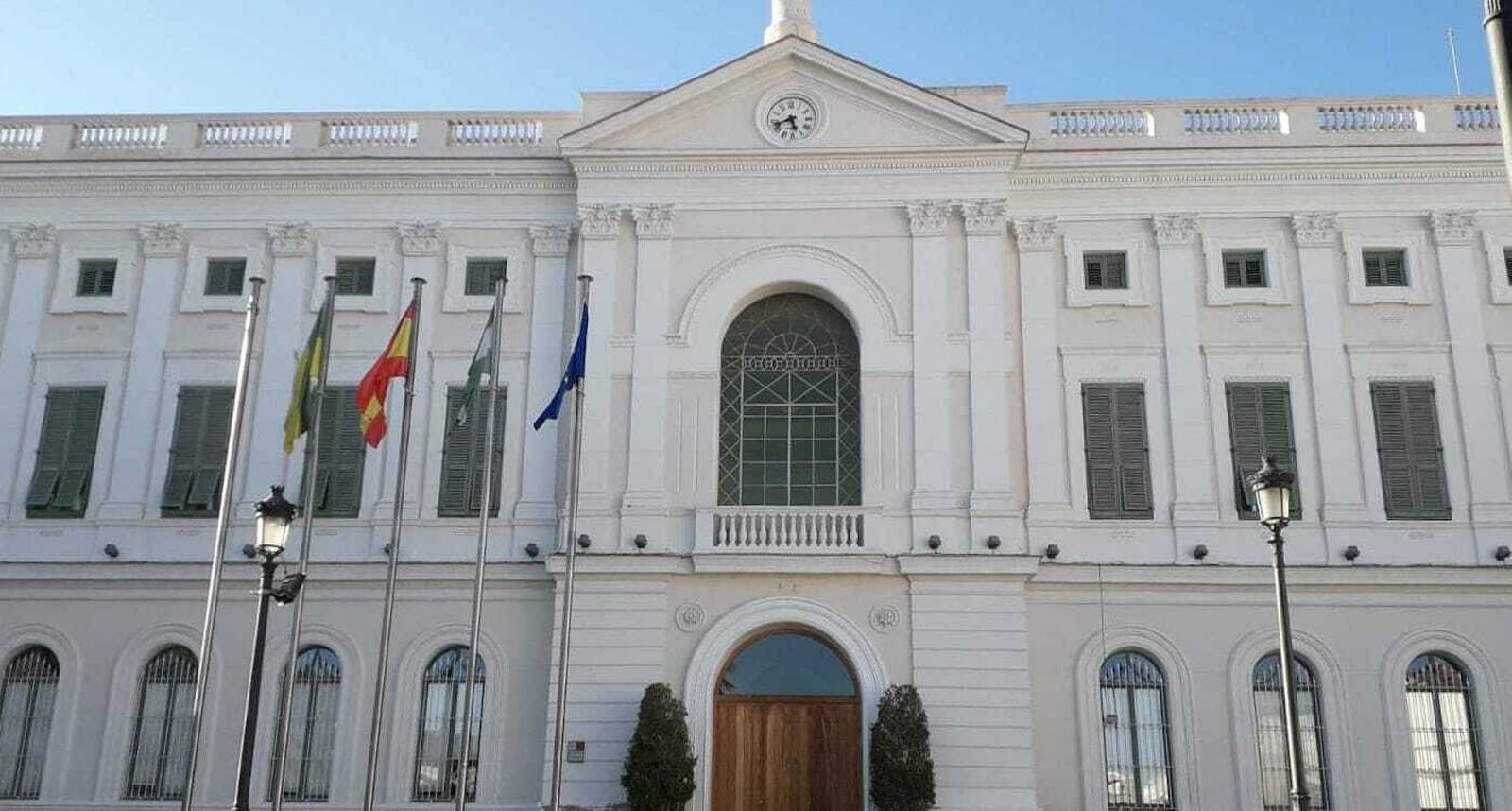 Imagen de la fachada del Ayuntamiento, en la plaza Isaac Peral.