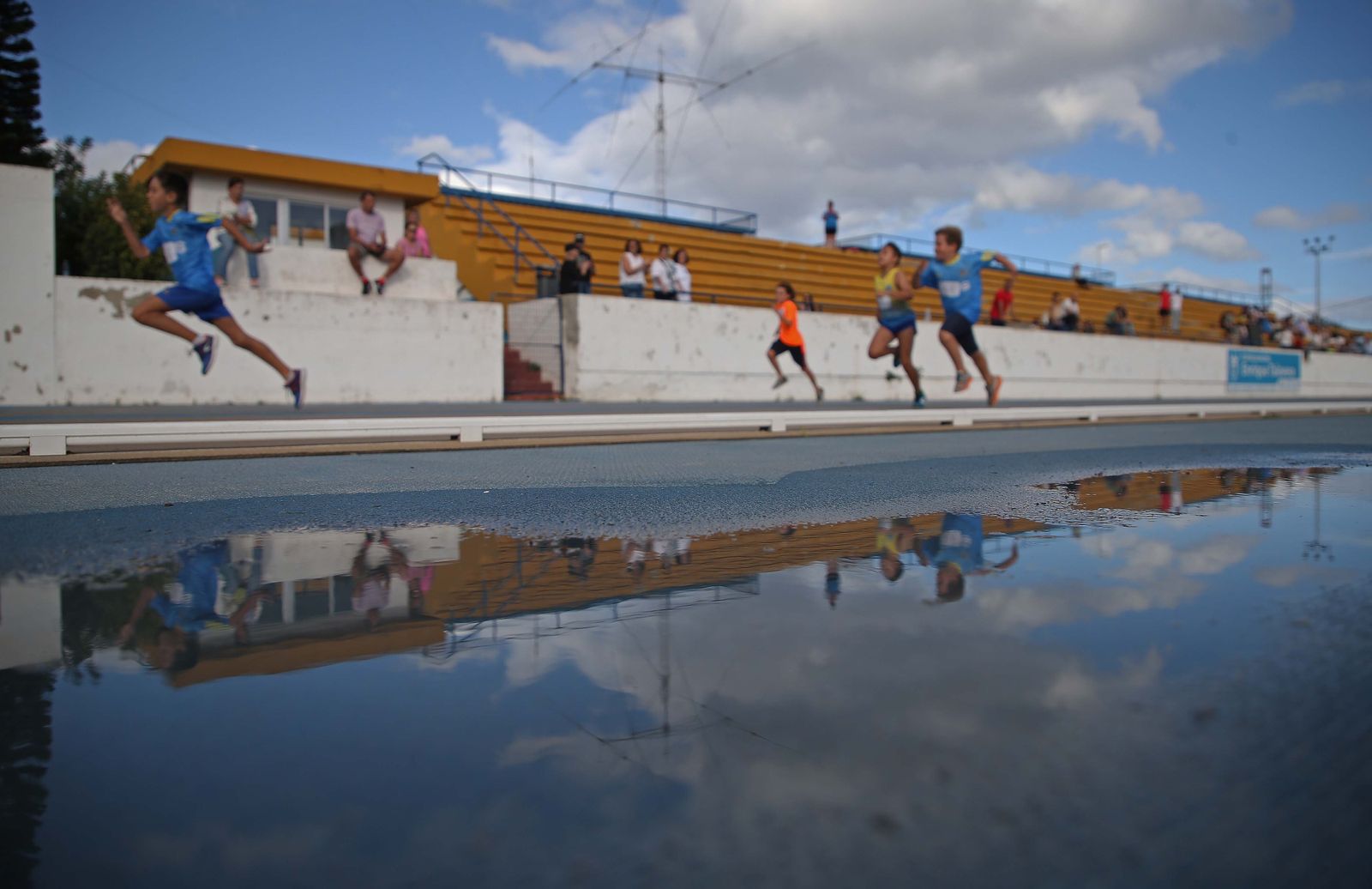 Los juegos municipales de atletismo sub-12 de Algeciras, en imágenes