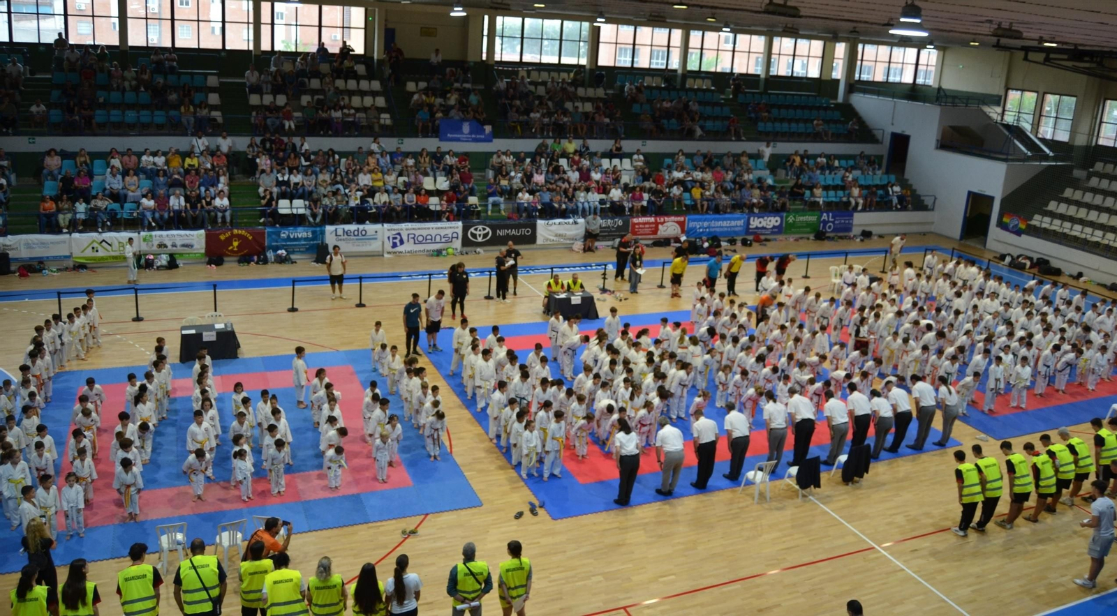 El Ruiz-Mateos registró una gran entrada para presenciar las competiciones de kárate. El Ruiz-Mateos registró una gran entrada para presenciar las competiciones de kárate.