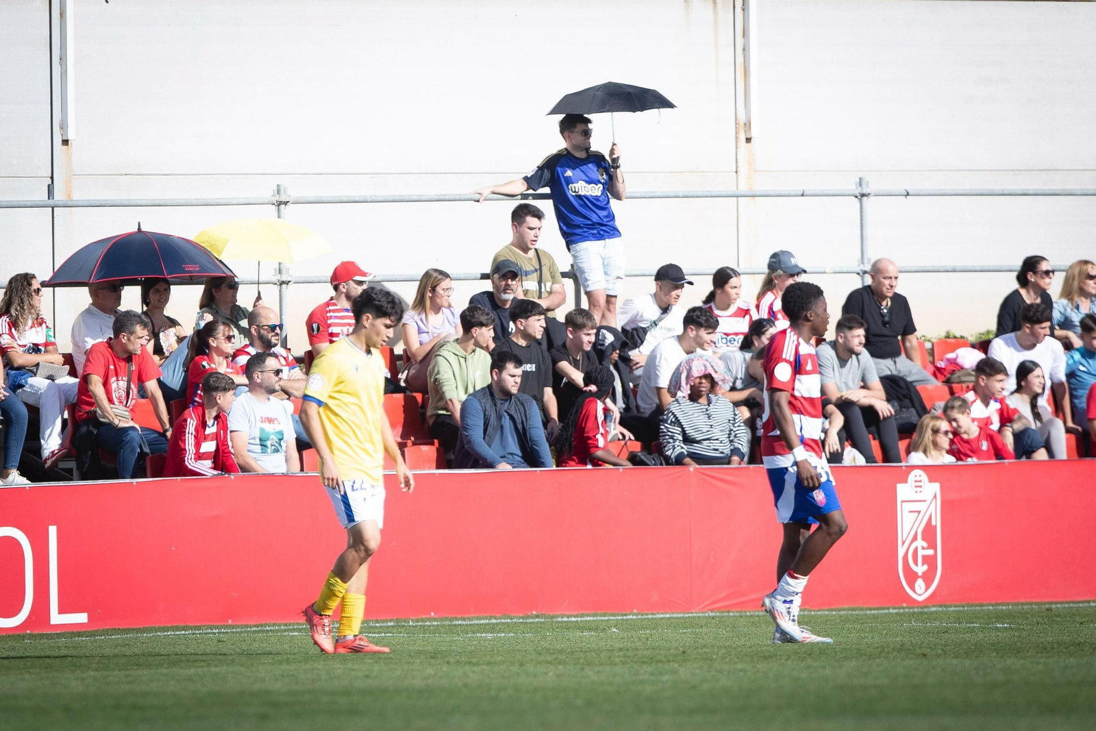 Las mejores imágenes del Recreativo Granada - Cádiz CF Mirandilla