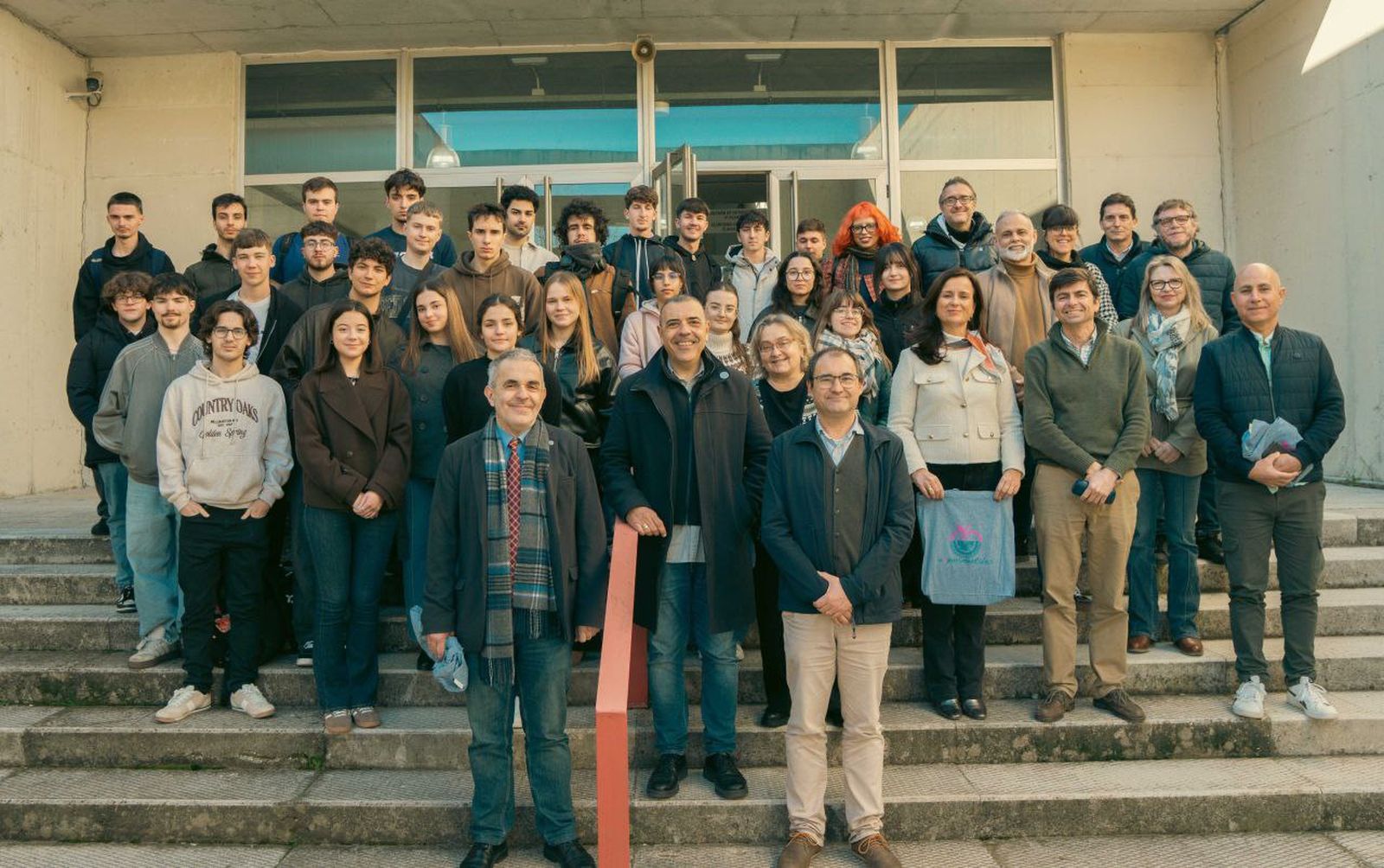 Foto de familia de alumnos de Física de las universidades de Huelva y Almería.