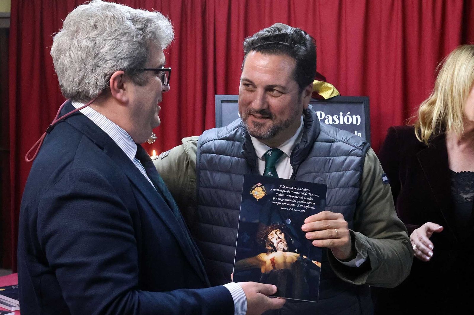 Imágenes del cartel al Cristo de la Vera+Cruz para la salida de la Legión en Huelva