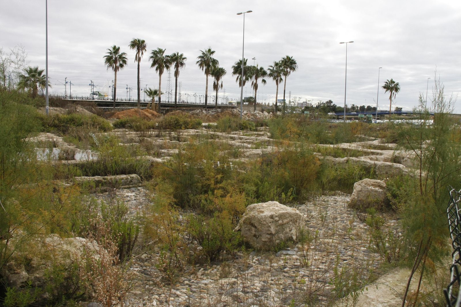 Las obras del aparcamiento comenzarán a ser visibles en la explanada a partir del día 16 de este mes.