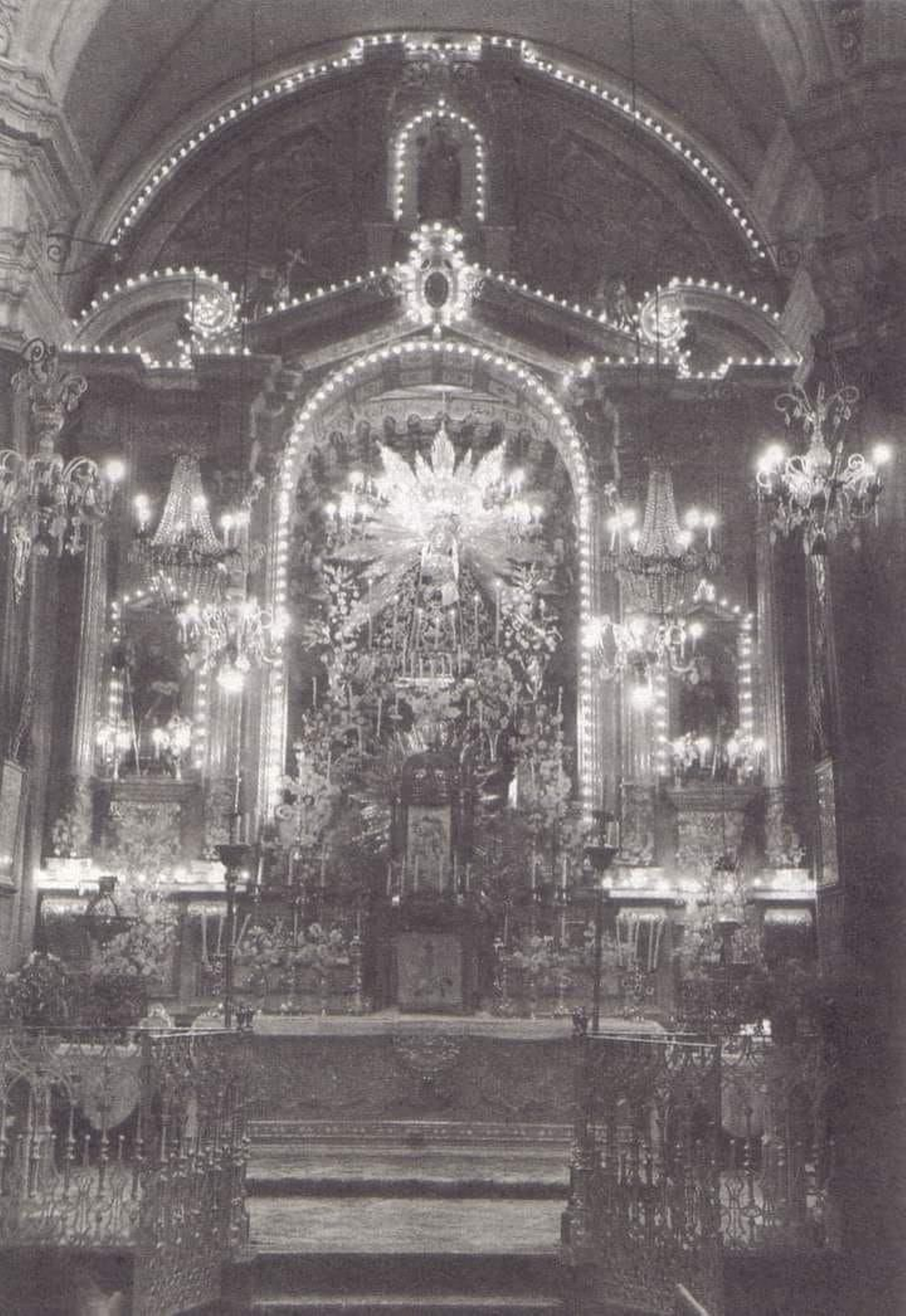 Altar de la Virgen de los Dolores en San Jacinto, en la década de los 50. Altar de la Virgen de los Dolores en San Jacinto, en la década de los 50.