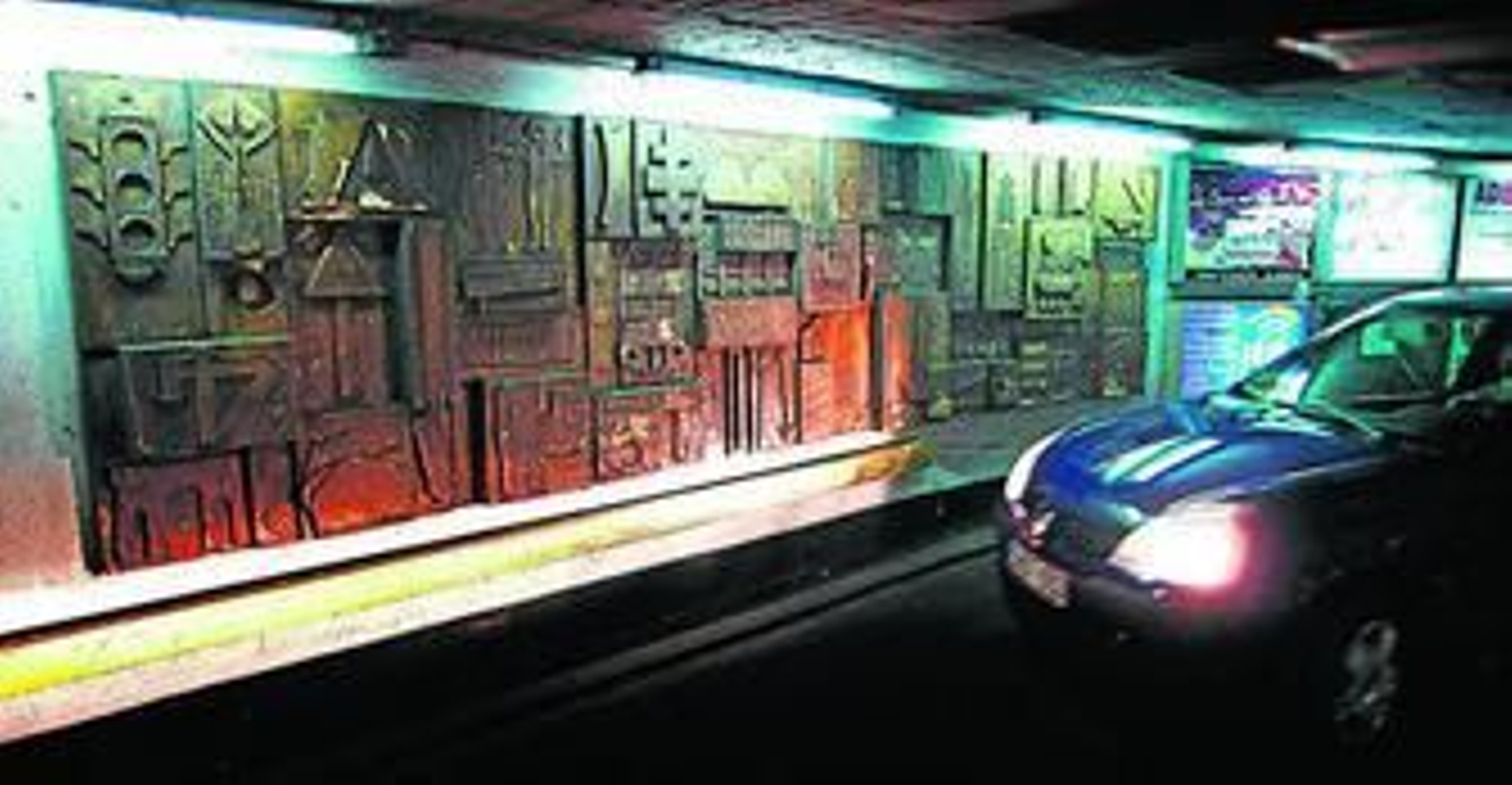 Mural de Lorenzo Cherbuy situado en la actual rampa de salida del aparcamiento subterráneo de Canalejas.