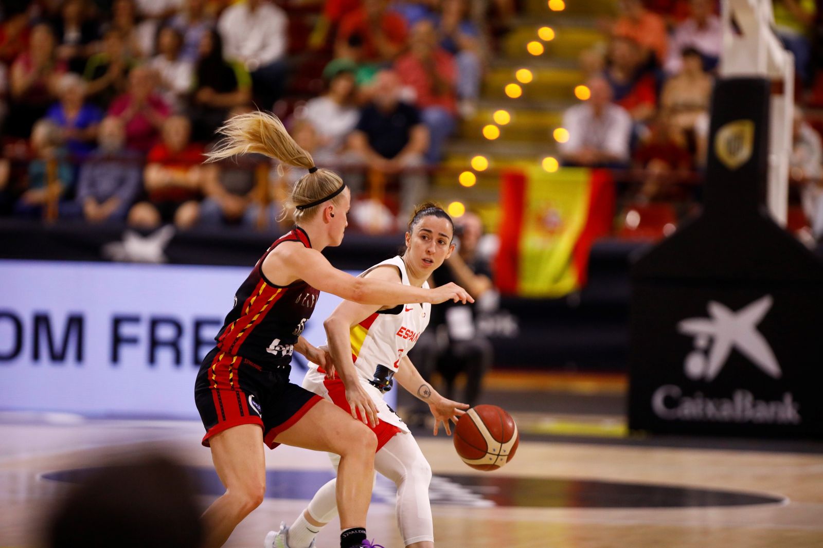 Las mejores fotos de la victoria de la selección española femenina de baloncesto ante Bélgica, en Córdoba