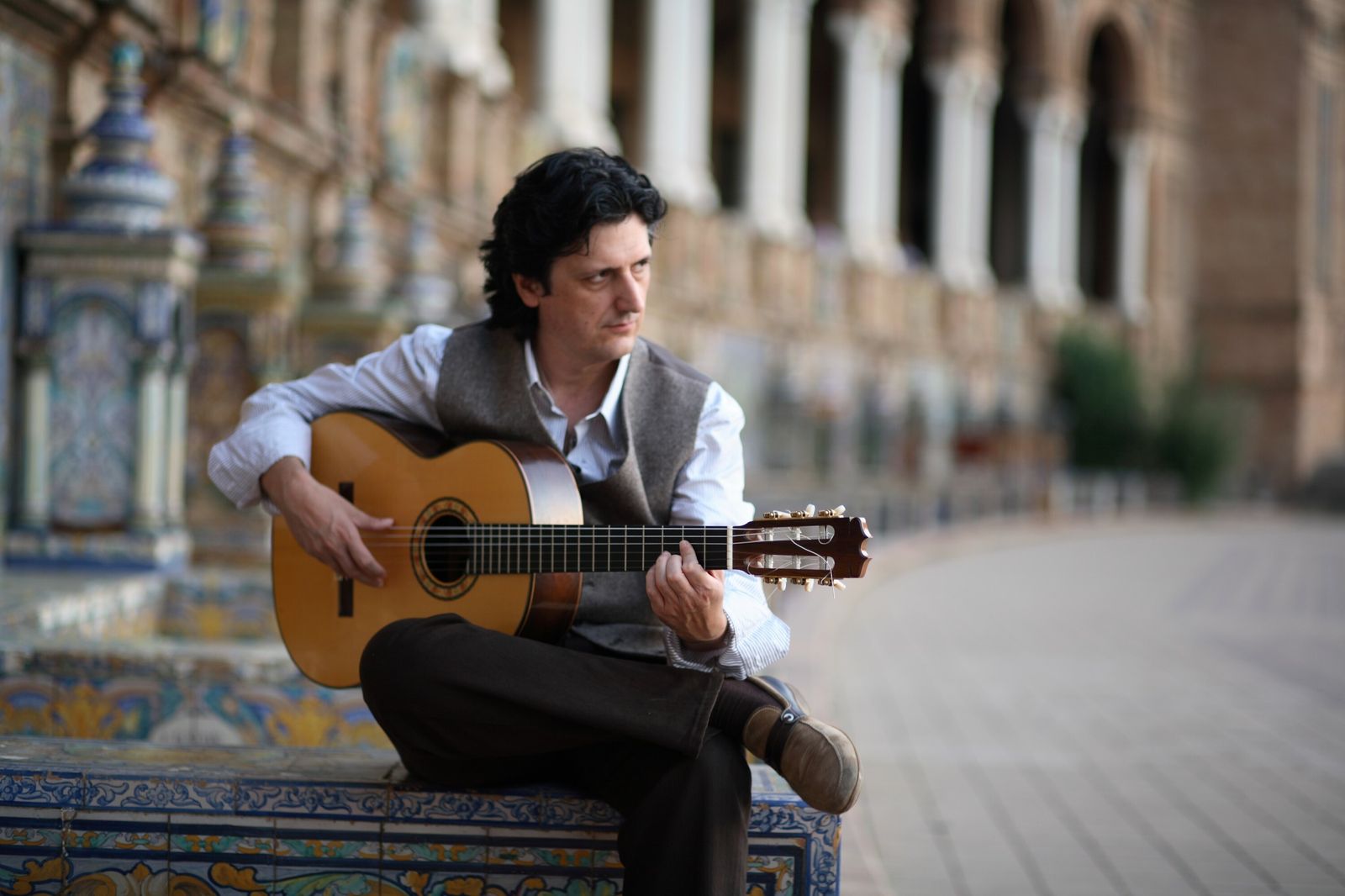 Juan Manuel Cañizares (Sabadell, 1966) en la Plaza de España de Sevilla.