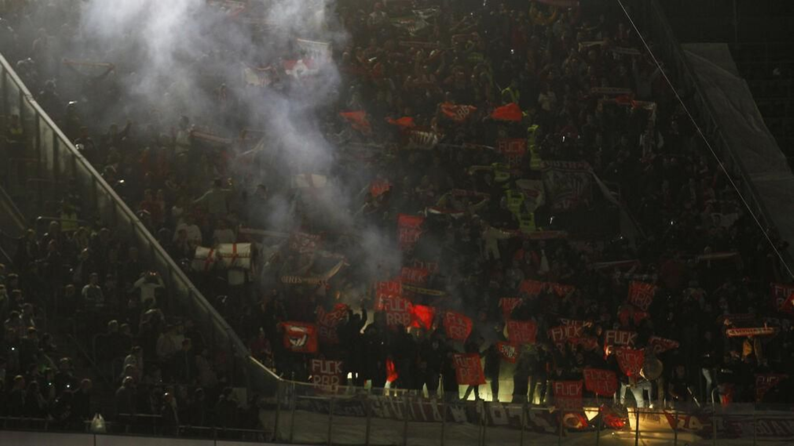 Imagen de la zona acotada de sevillistas en el Benito Villamarín en el último derbi con público, hace dos años.