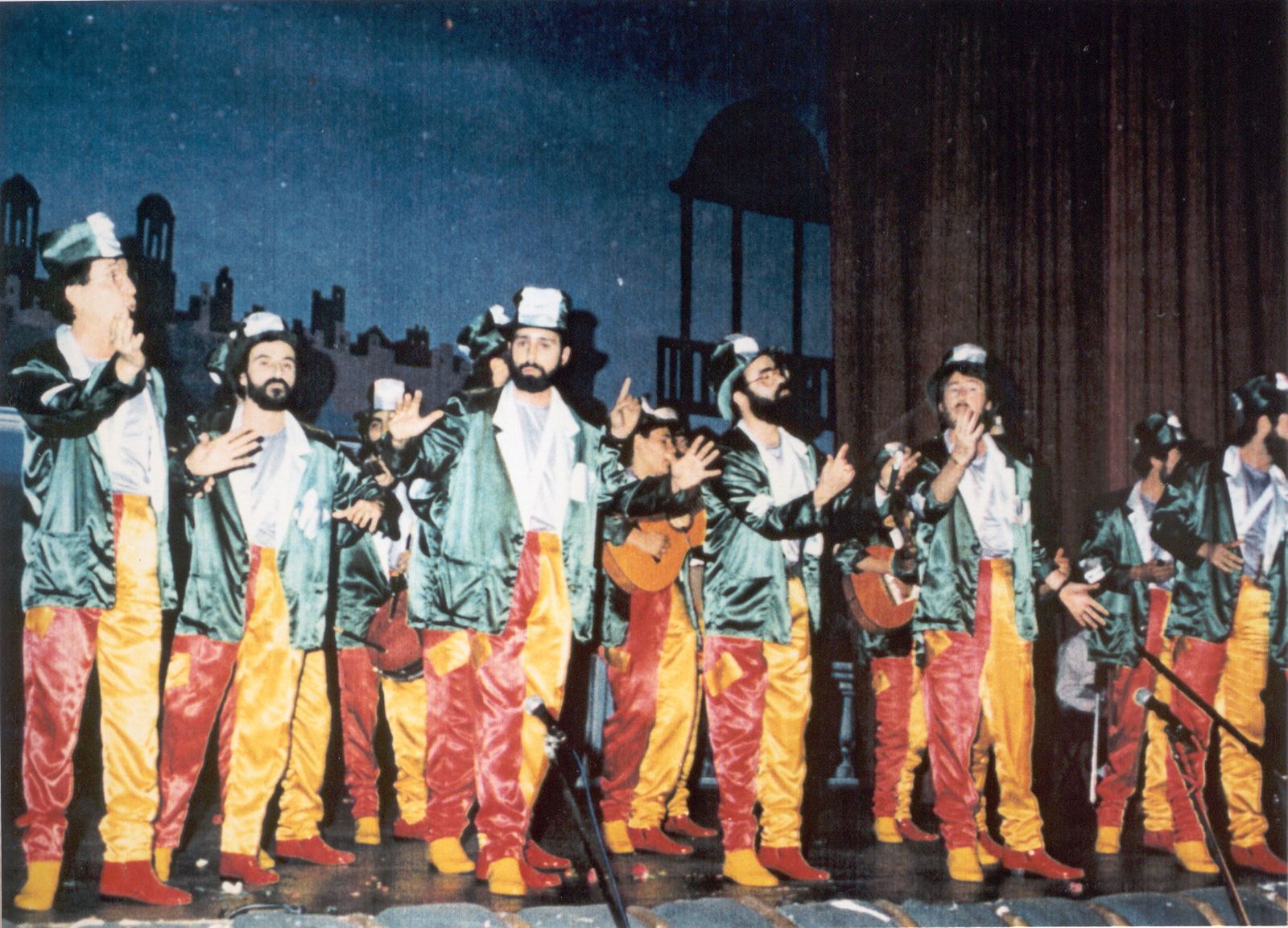 La comparsa 'España la nueva', segundo premio de 1988.